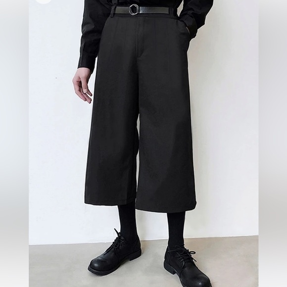 *SOLD* Japanese Style Black Wide-Leg Culottes Pants Black Size Women's US: 4 - Picture 2 of 6